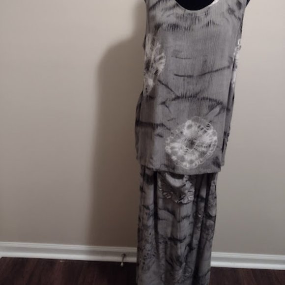 Las Manos, 2pc Romper Set, Gray & Black Print, Top Size-M/L & Pants Size-S/M - Picture 1 of 7